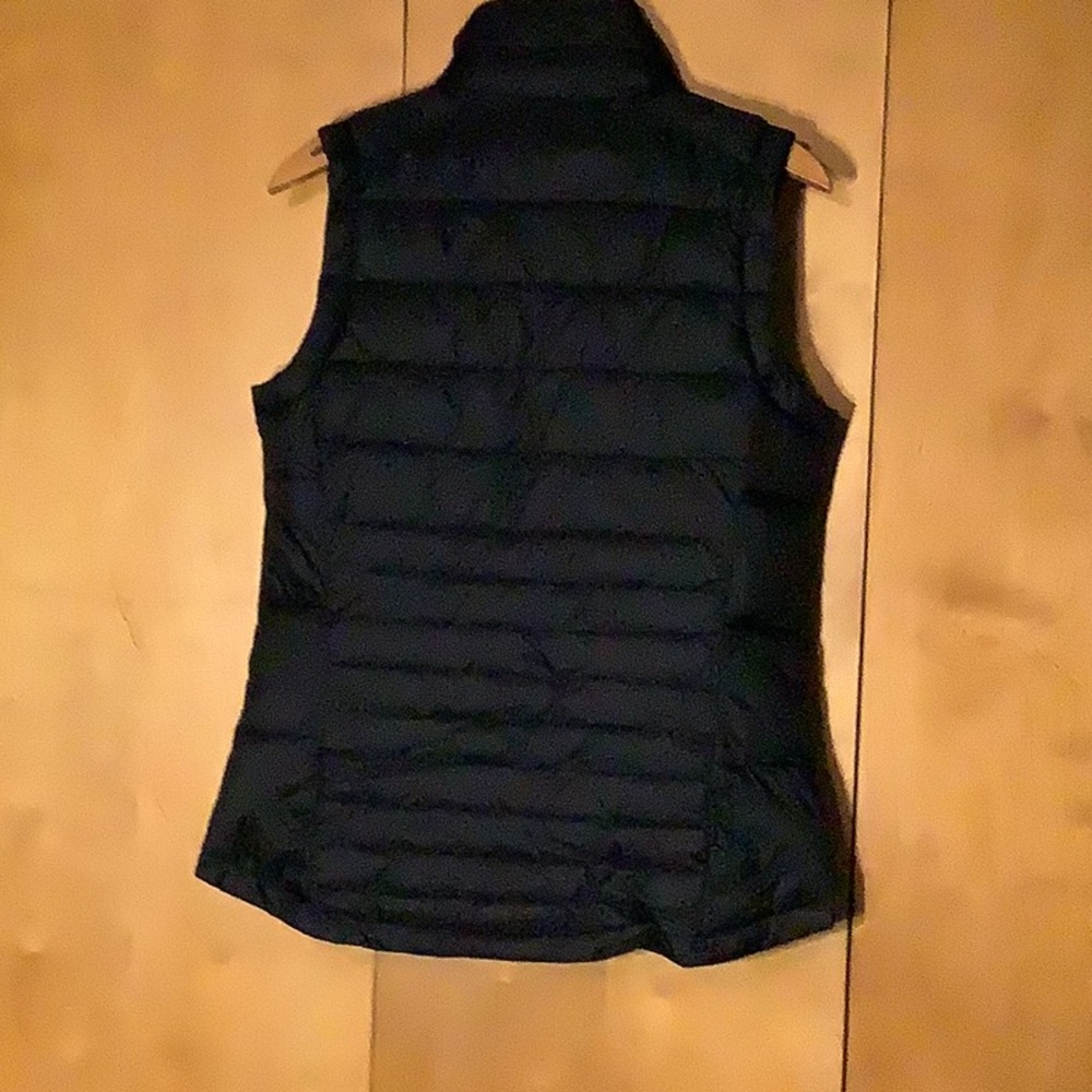 Columbia black Breast Cancer Awareness puffer vest, size small - Picture 7 of 7